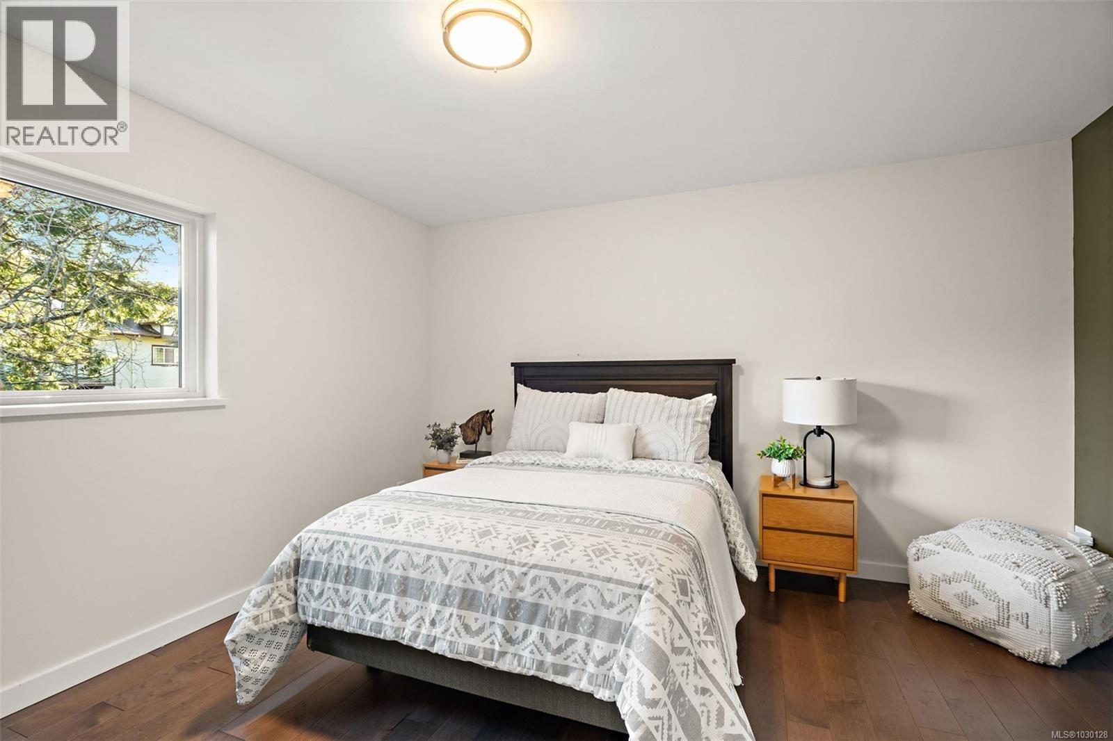929 Redfern St - 56
