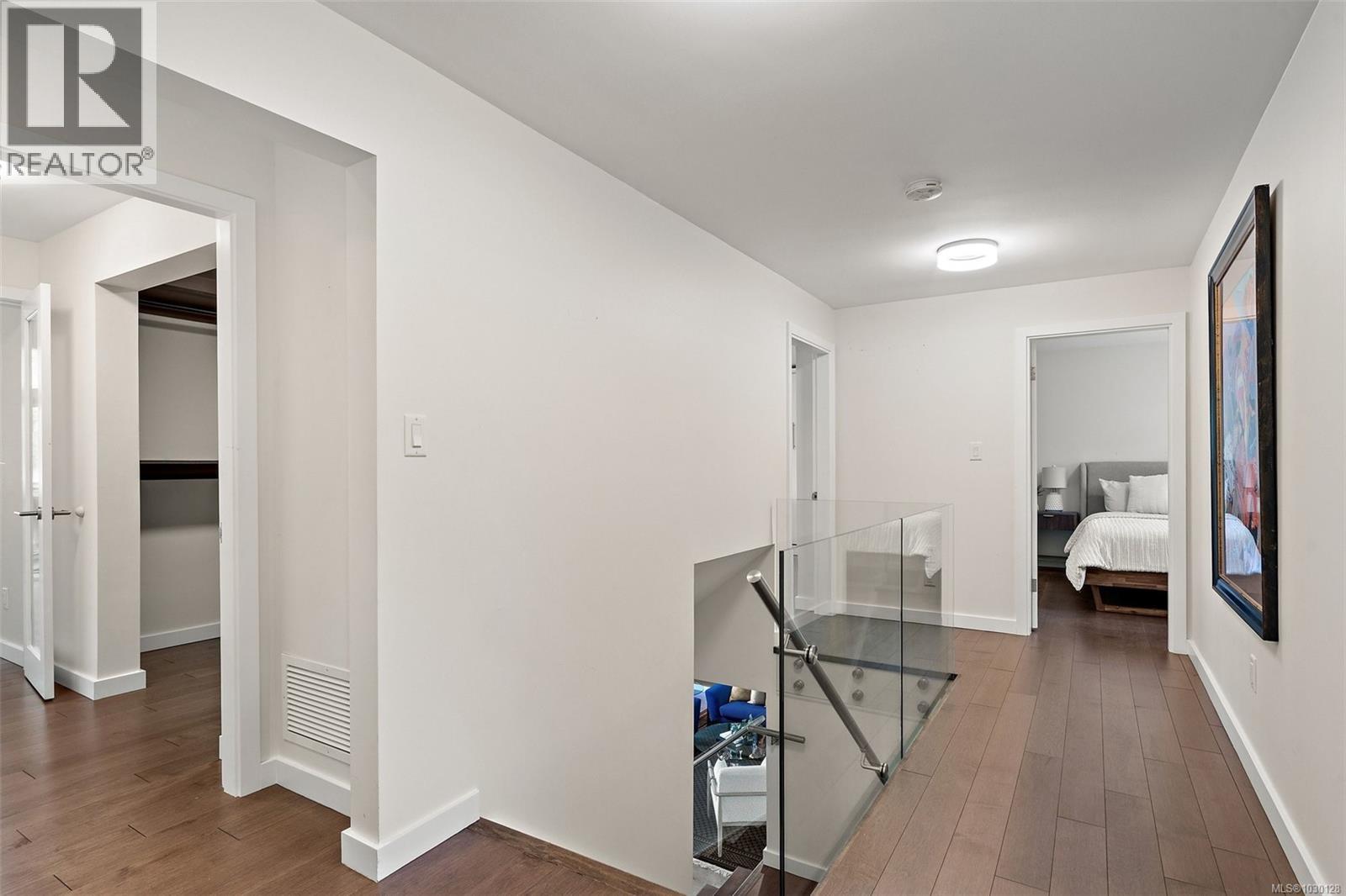 929 Redfern St - 62