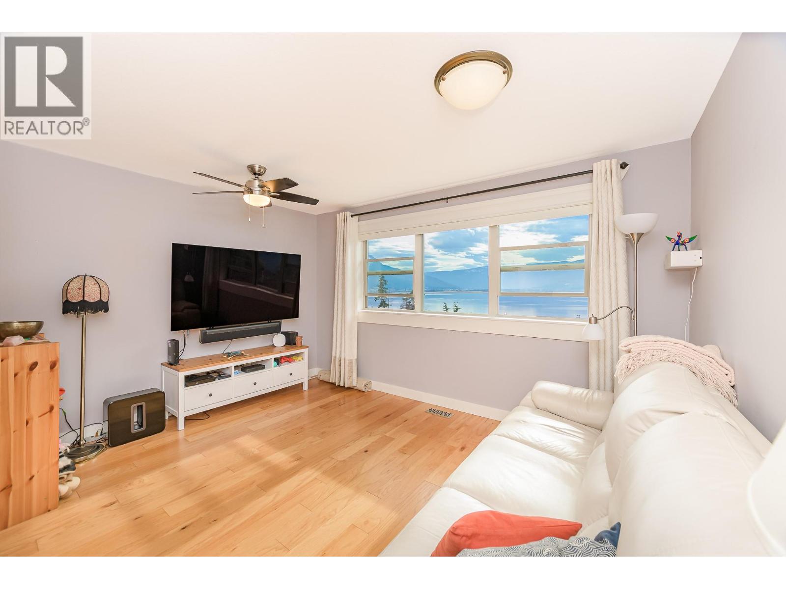  4420 14 Street Northeast, Salmon Arm