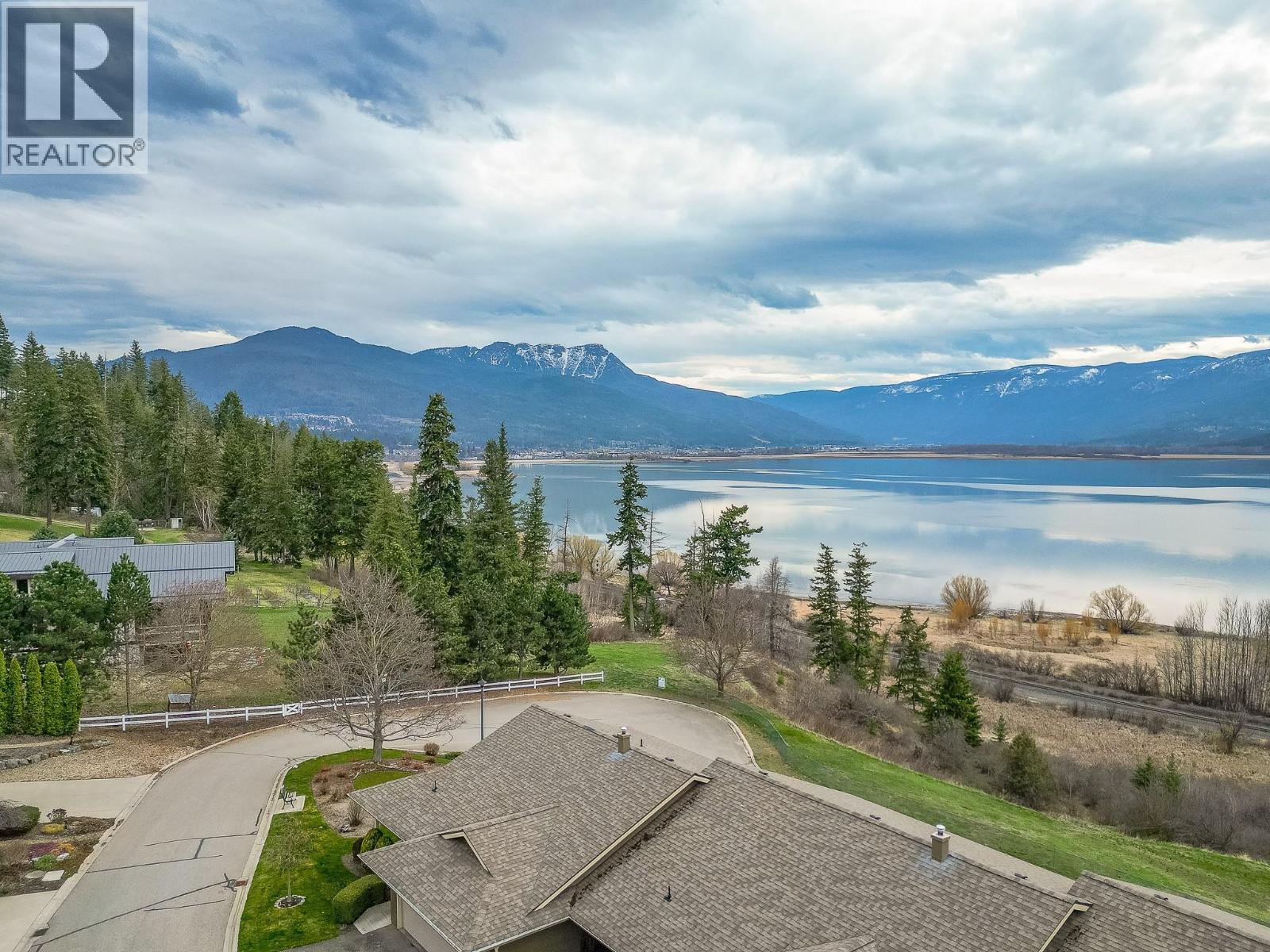  4420 14 Street Northeast, Salmon Arm