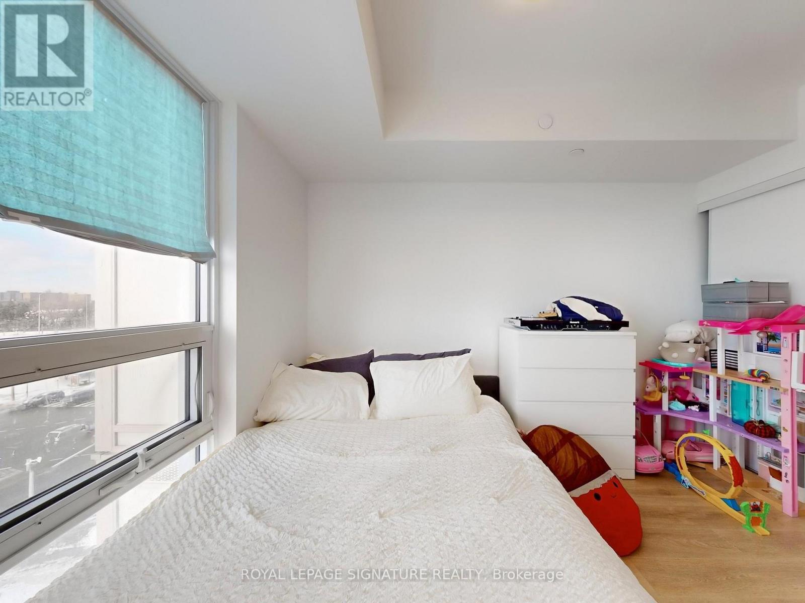 #602 2033 KENNEDY ROAD - 16