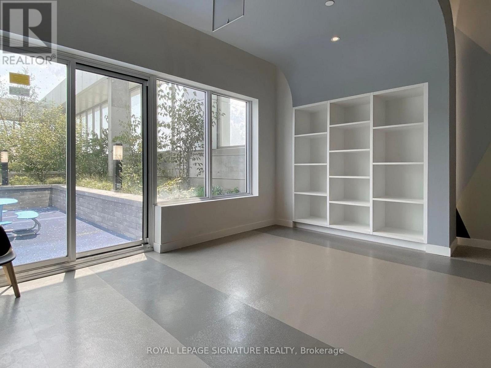 #602 2033 KENNEDY ROAD - 37