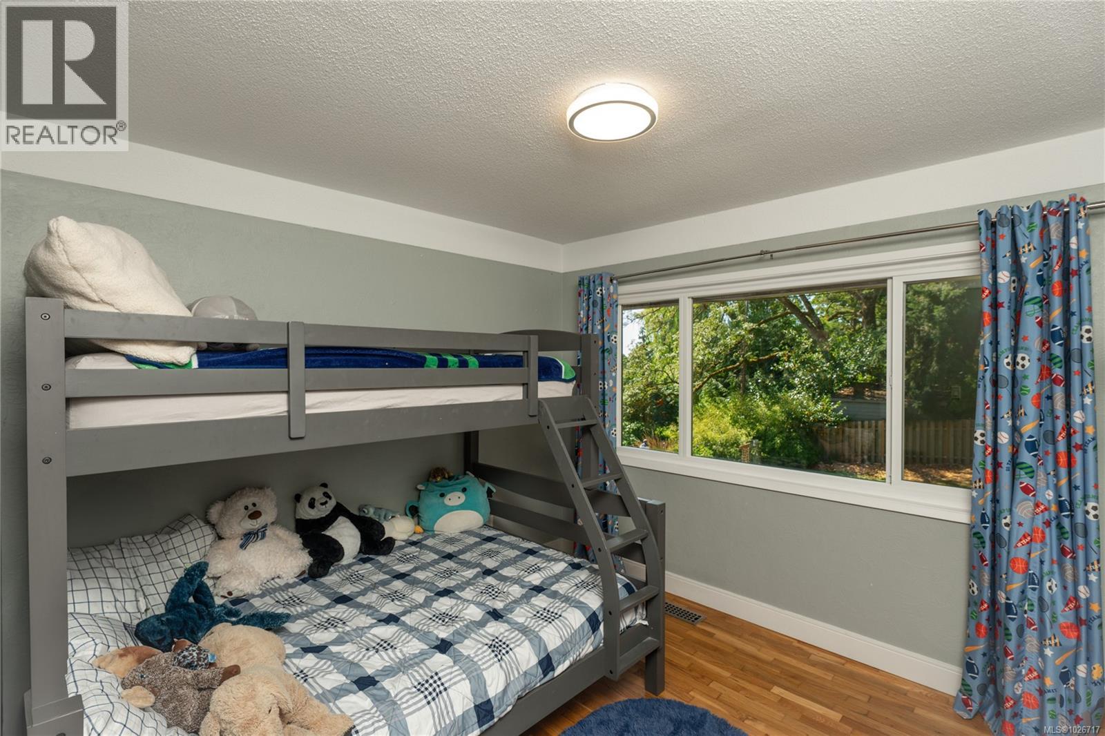 1299 Camrose Cres - 16