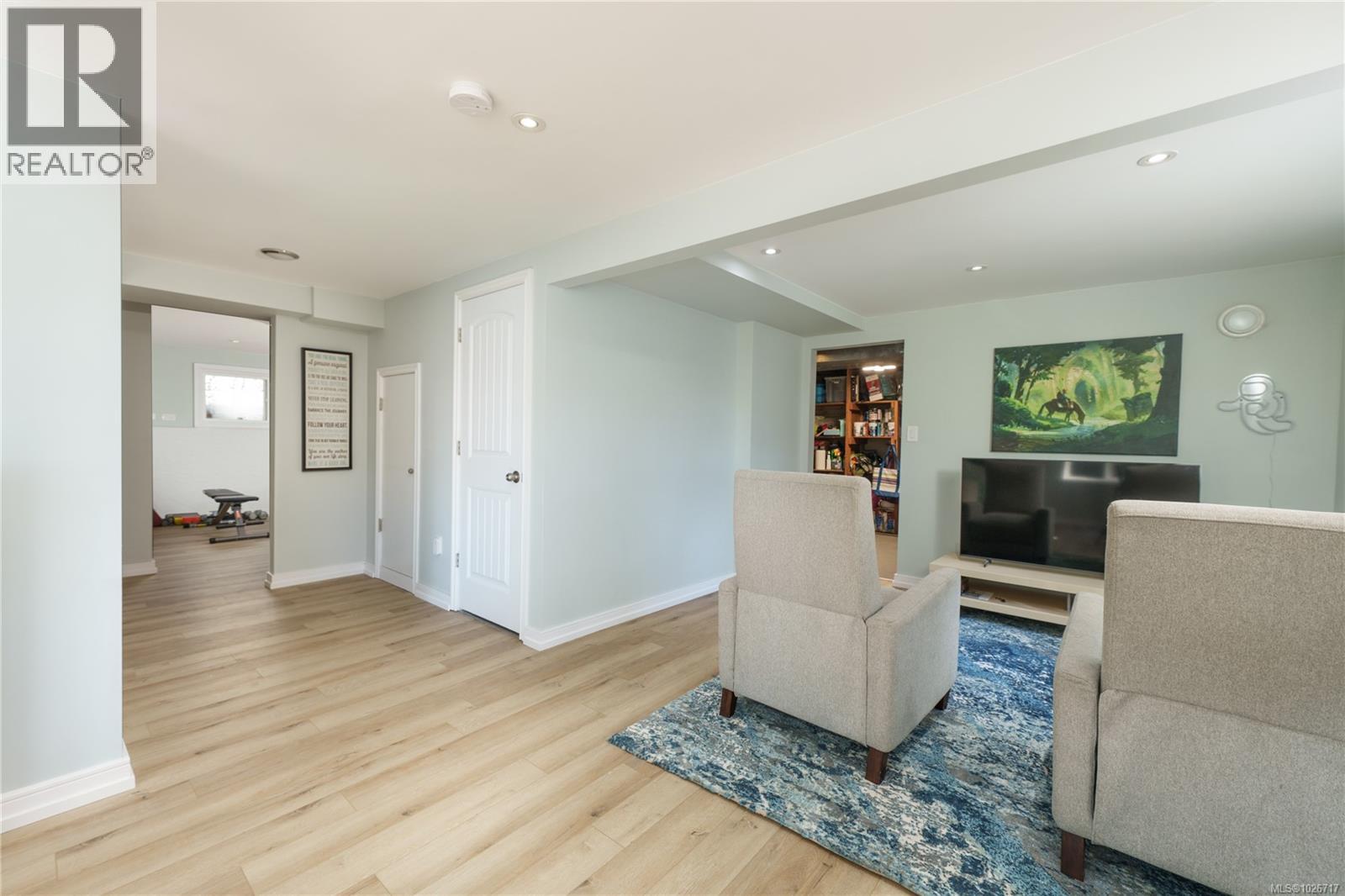 1299 Camrose Cres - 21