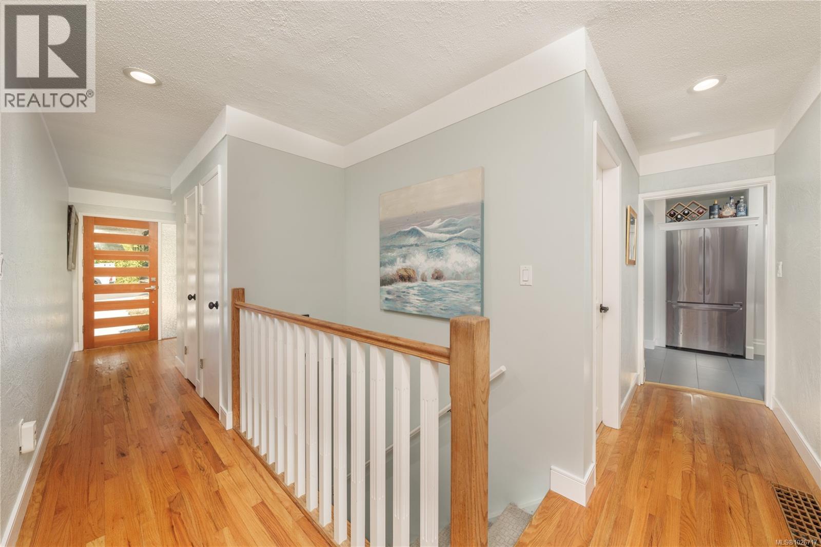 1299 Camrose Cres - 6