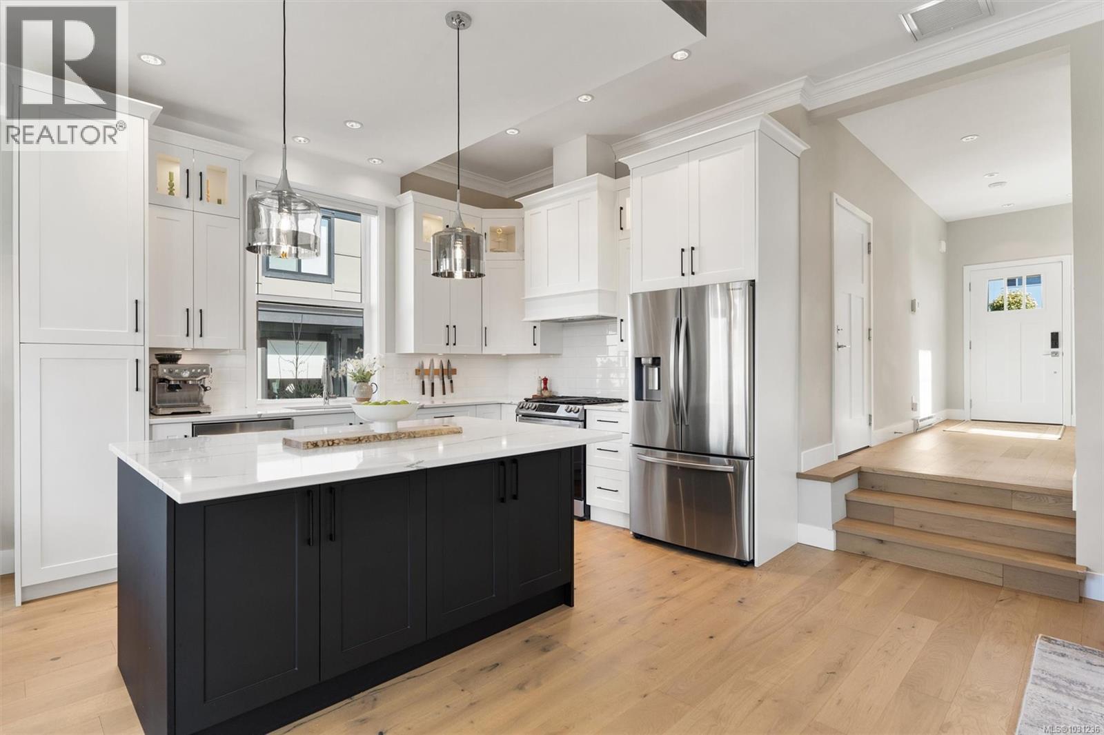 932 Arcadia St, Esquimalt