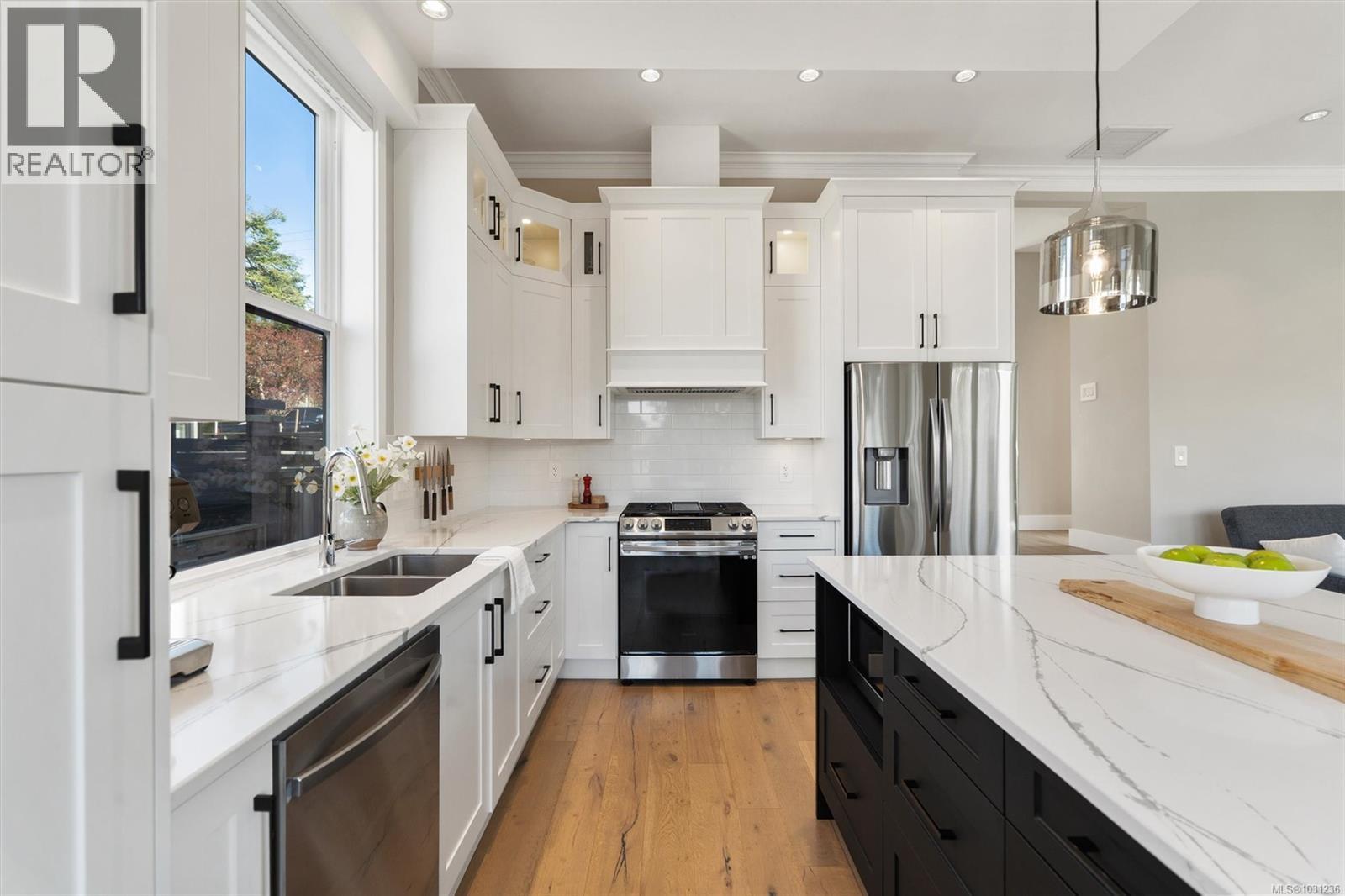 932 Arcadia St, Esquimalt