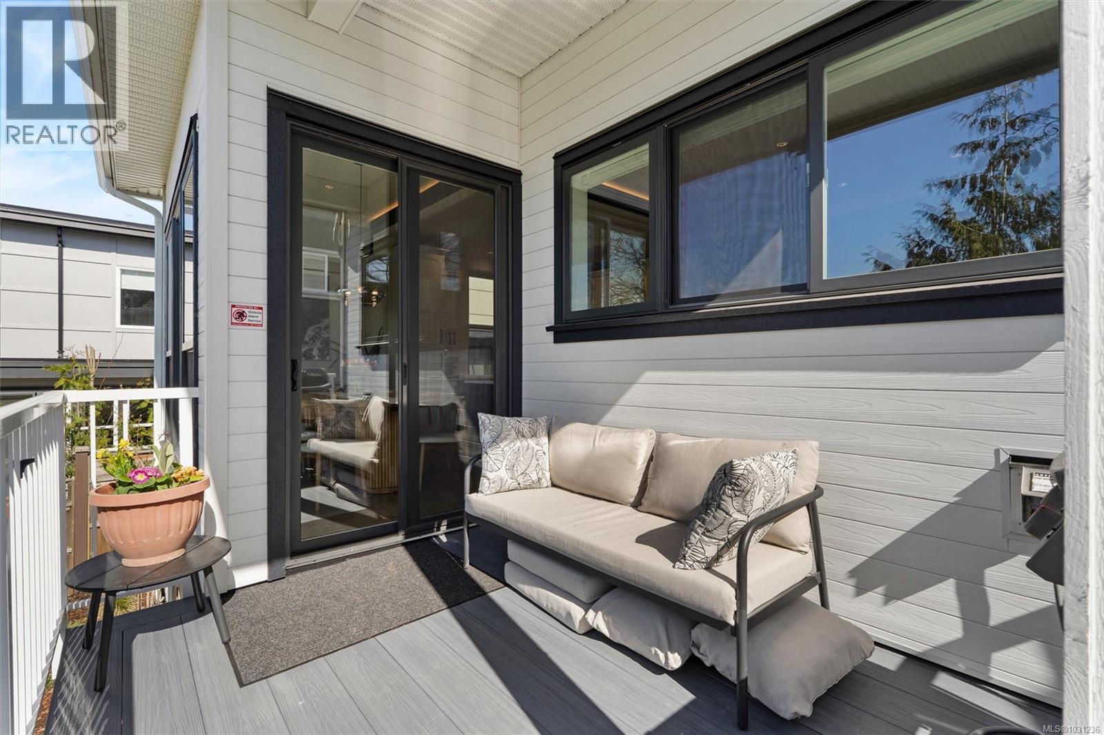 932 Arcadia St, Esquimalt