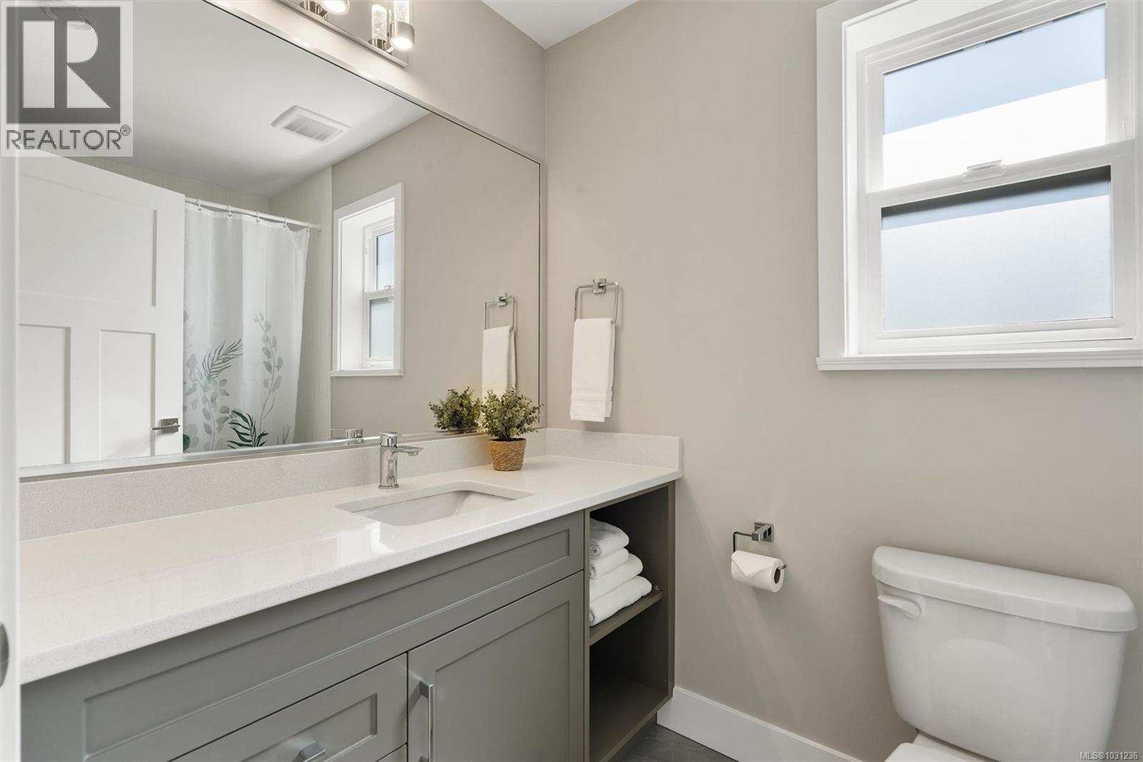 932 Arcadia St, Esquimalt