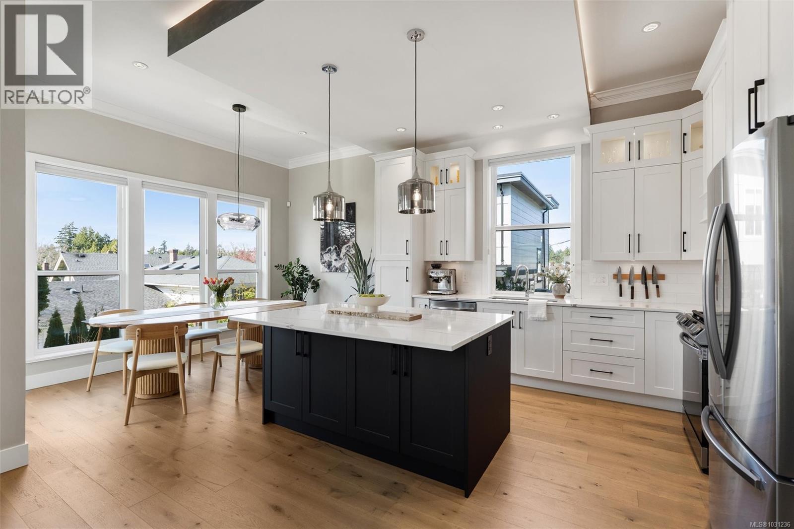 932 Arcadia St, Esquimalt