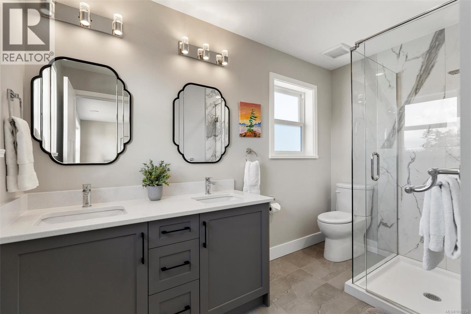 932 Arcadia St, Esquimalt