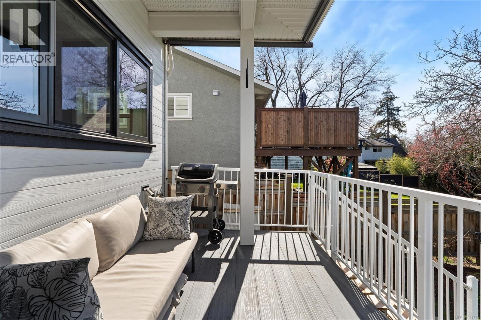 932 Arcadia St, Esquimalt