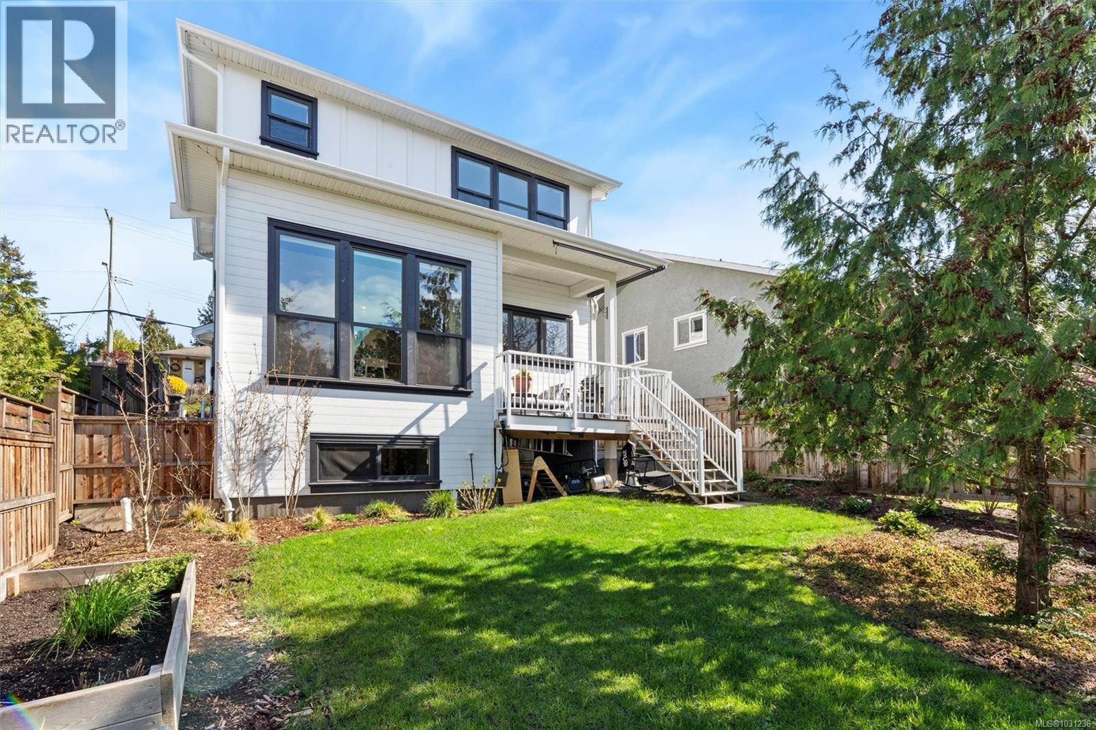 932 Arcadia St, Esquimalt