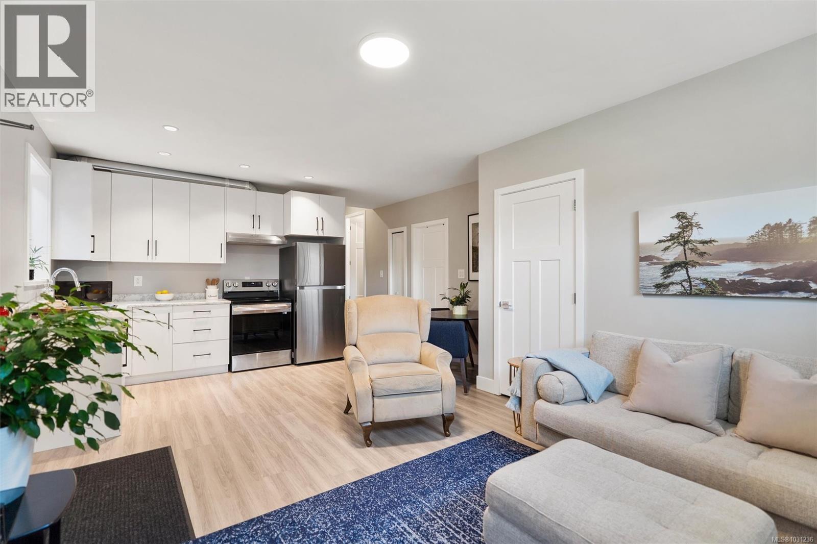 932 Arcadia St, Esquimalt