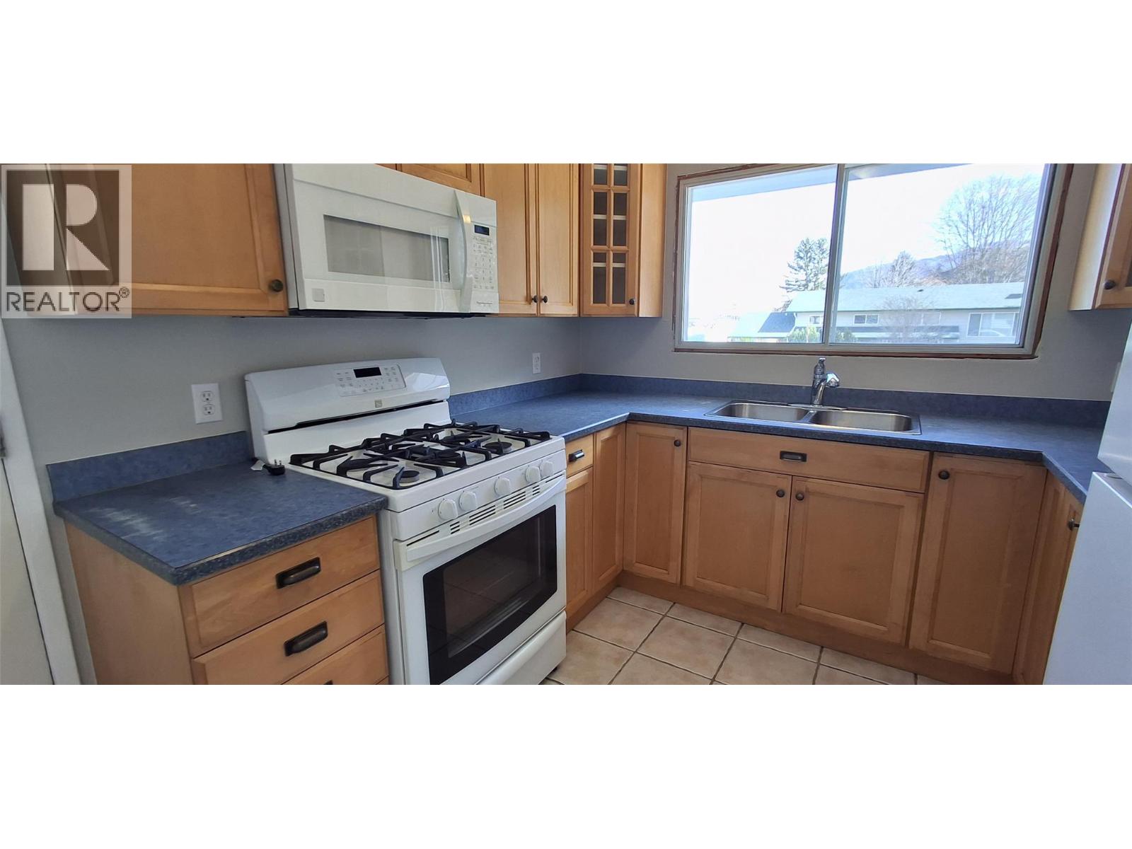 338 Beach Drive - 5