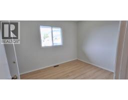 Living room - 338 Beach Drive, Chase, BC V0E1M0 Photo 11