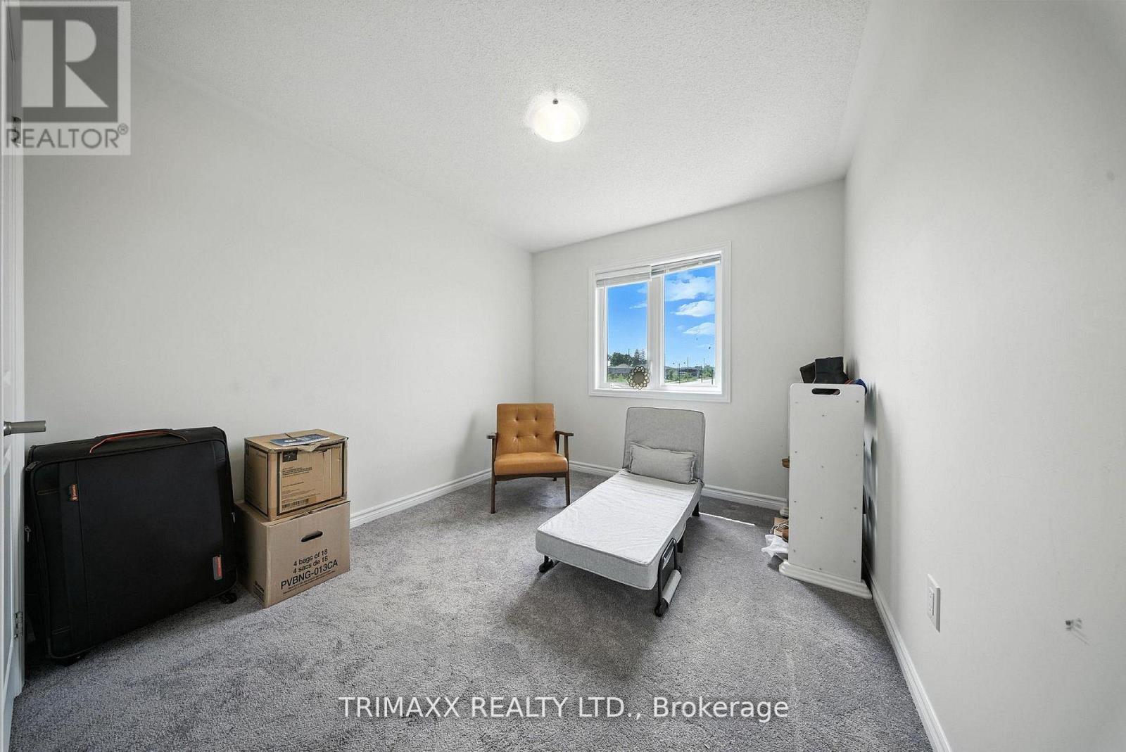 19 MOLNAR CRESCENT - 19