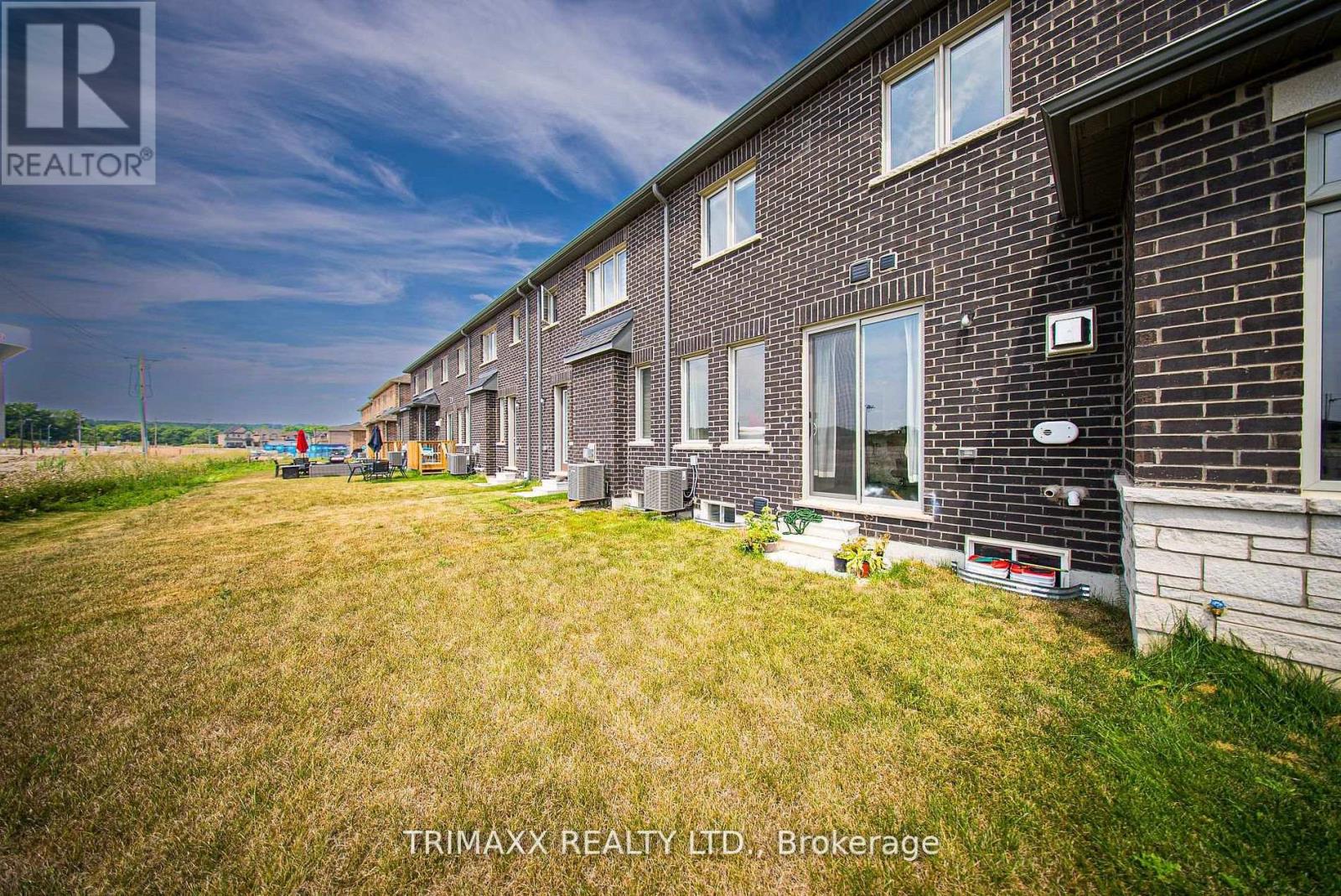 19 MOLNAR CRESCENT - 23