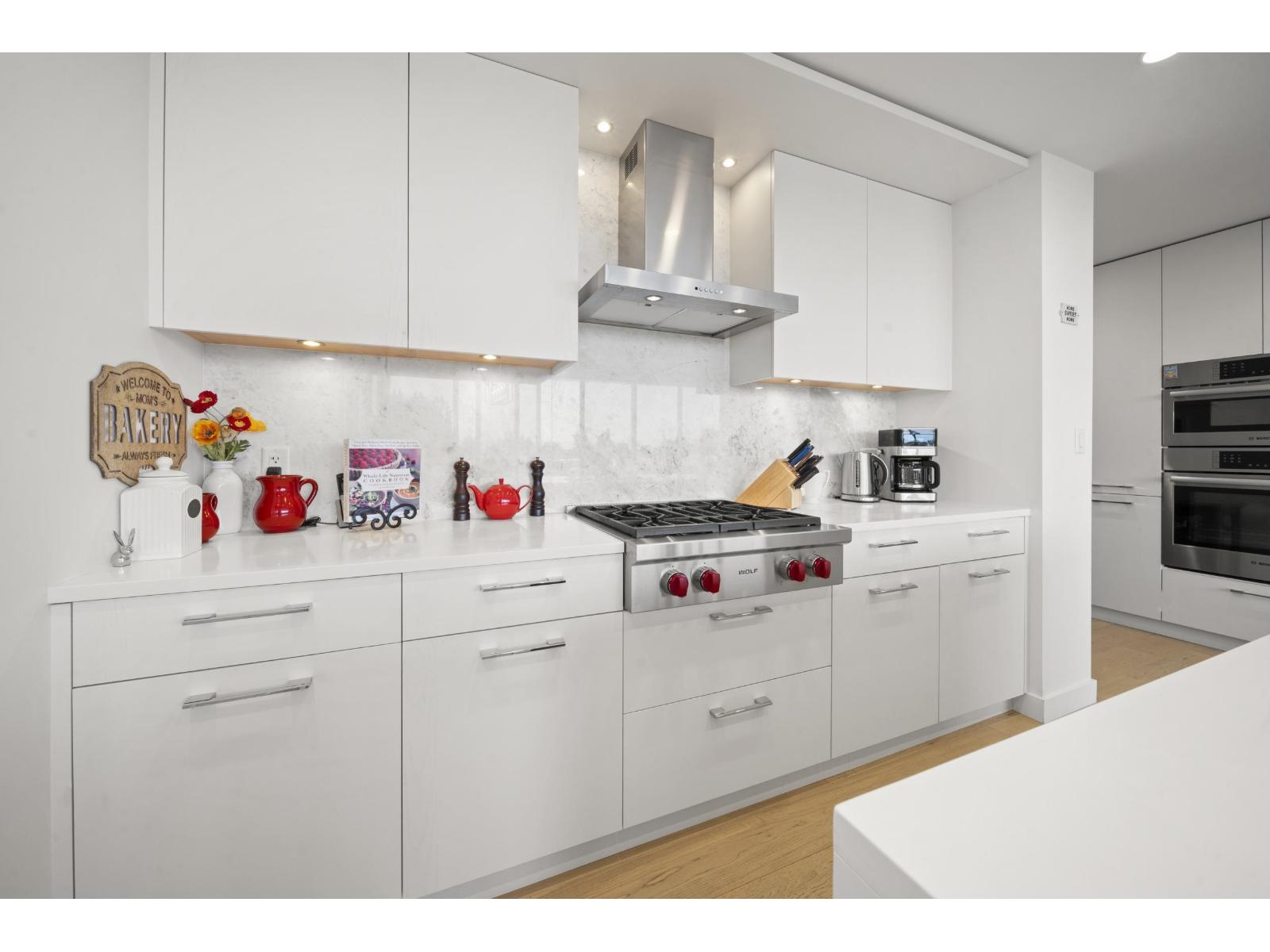 404 1439 GEORGE STREET, White Rock