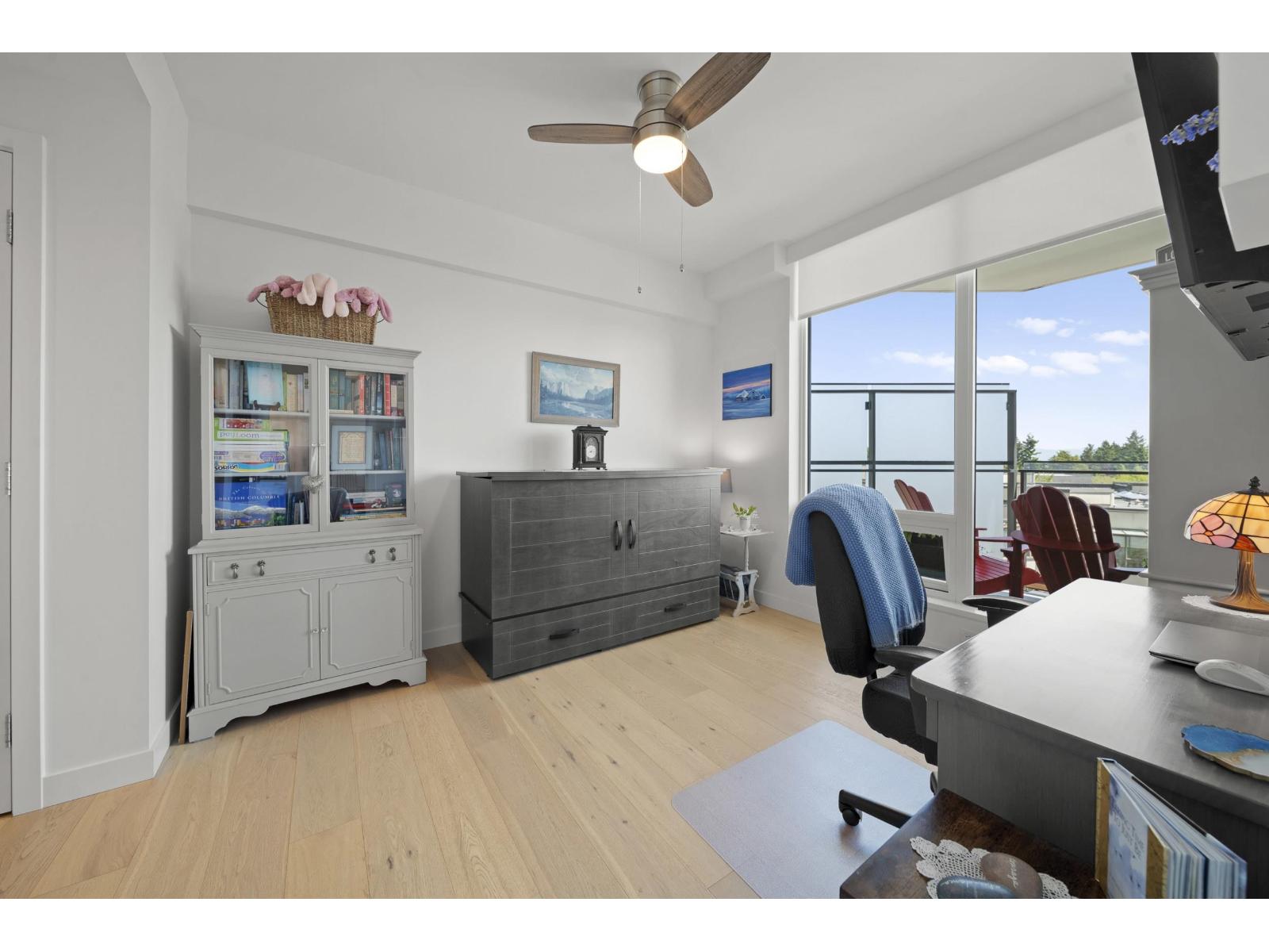 404 1439 GEORGE STREET, White Rock