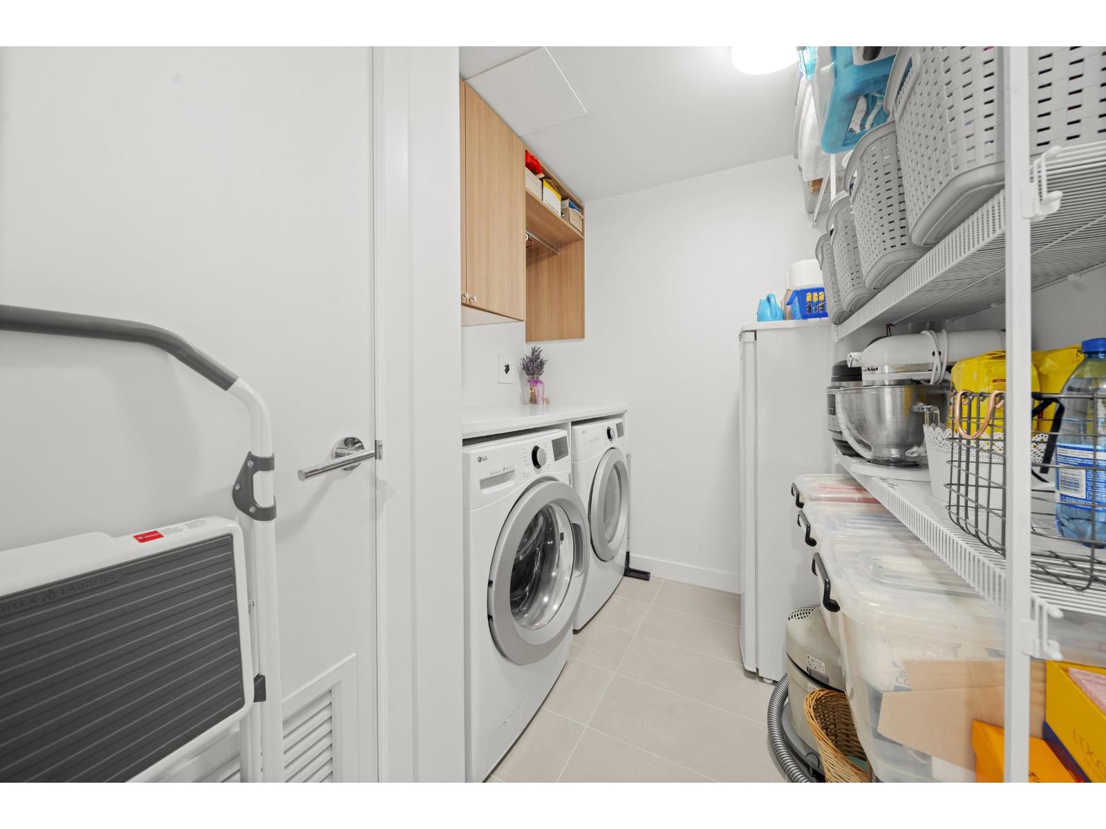 404 1439 GEORGE STREET, White Rock