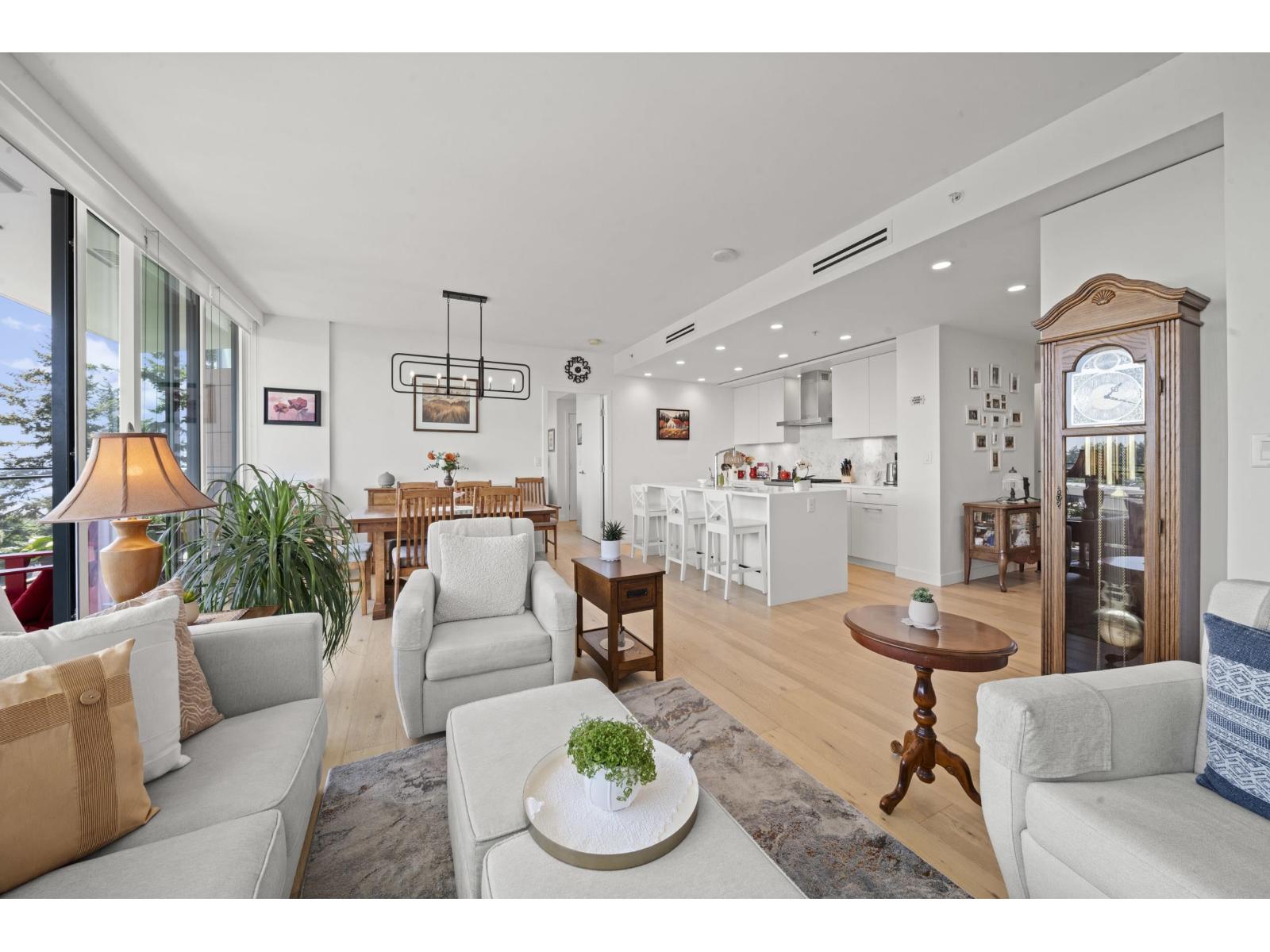 404 1439 GEORGE STREET, White Rock