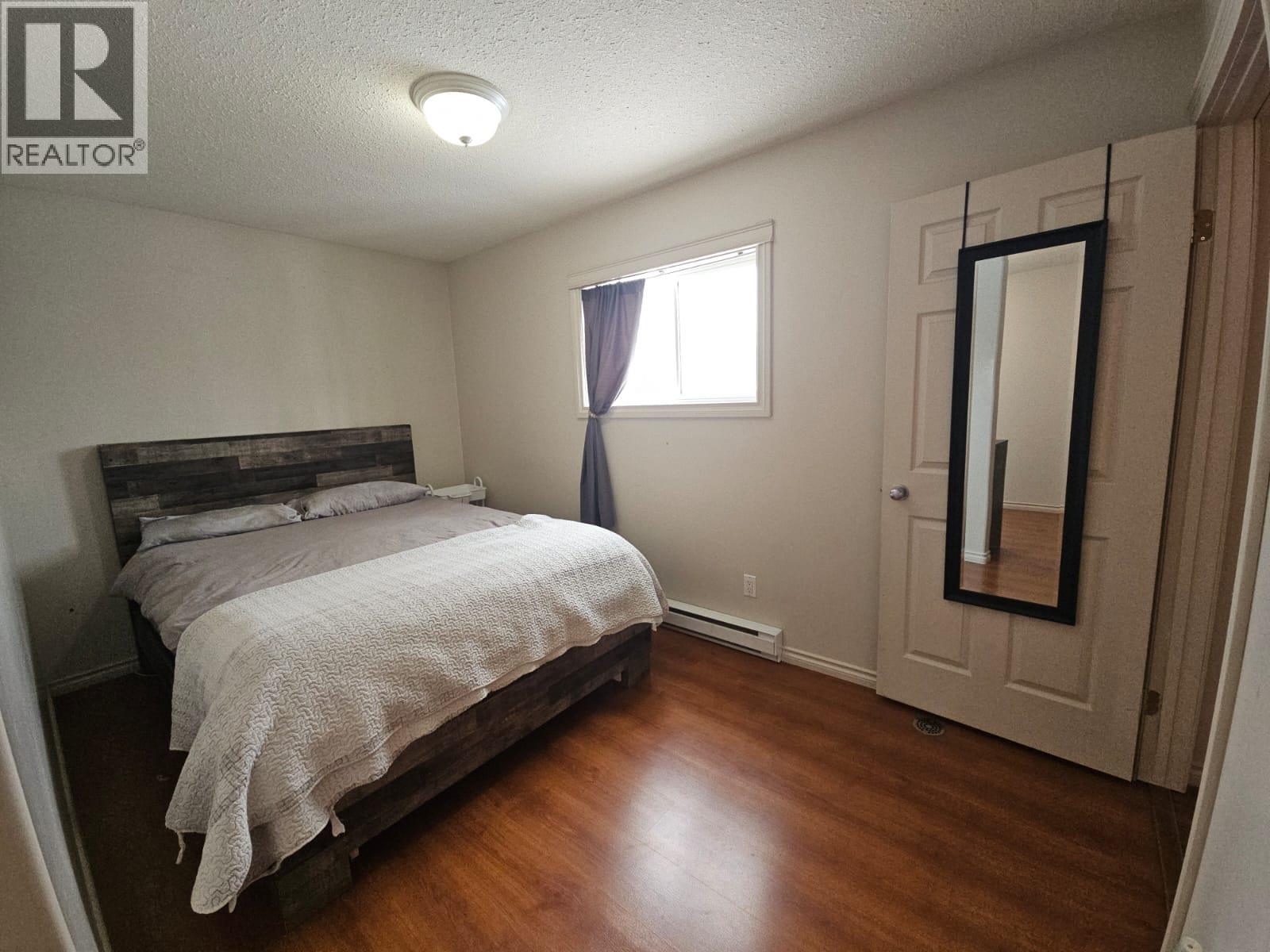 5746 97 Highway - 22