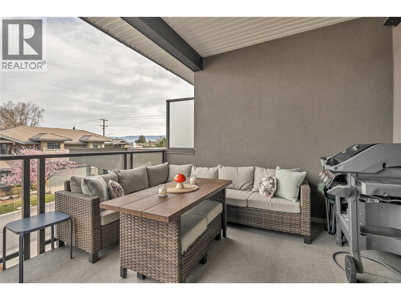 210 4380 Lakeshore Road, Kelowna