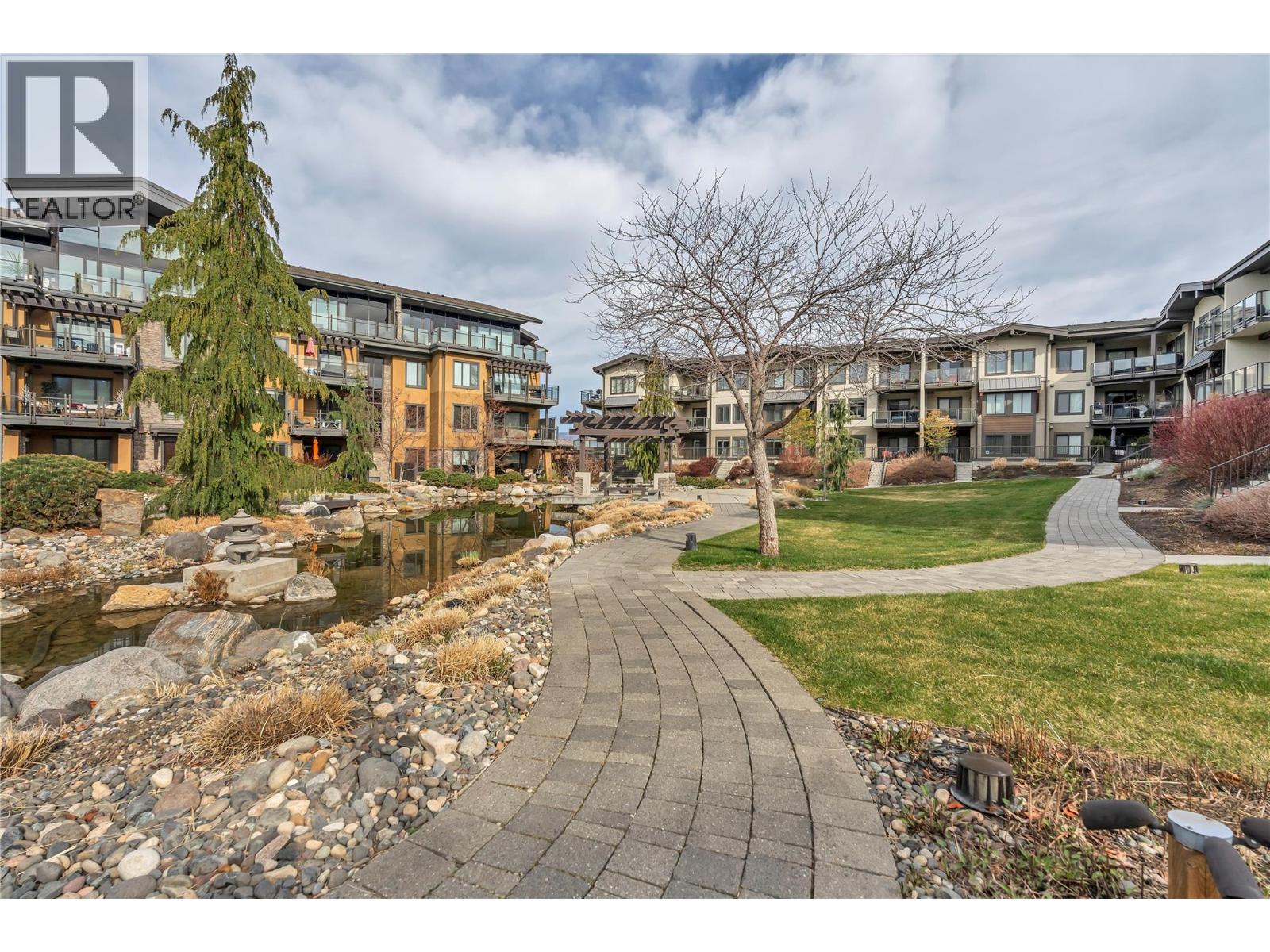 210 4380 Lakeshore Road, Kelowna