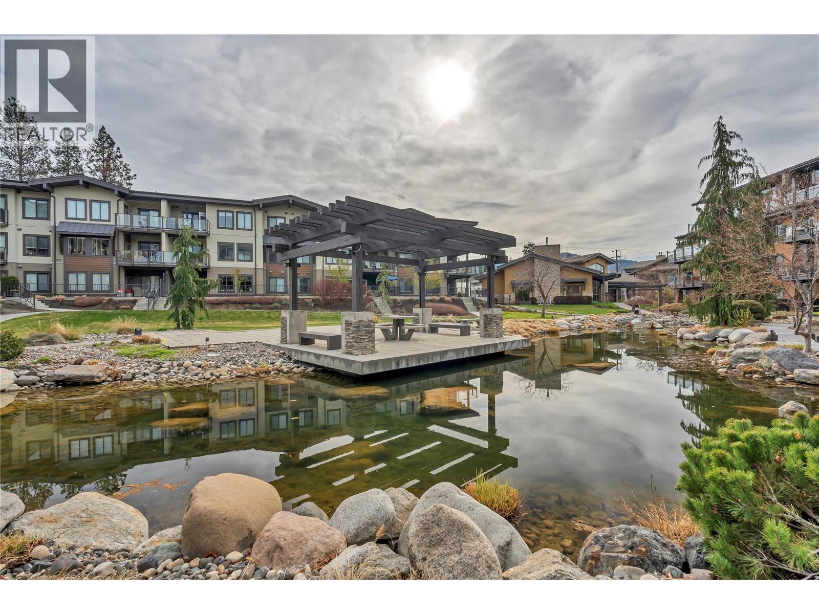 210 4380 Lakeshore Road, Kelowna