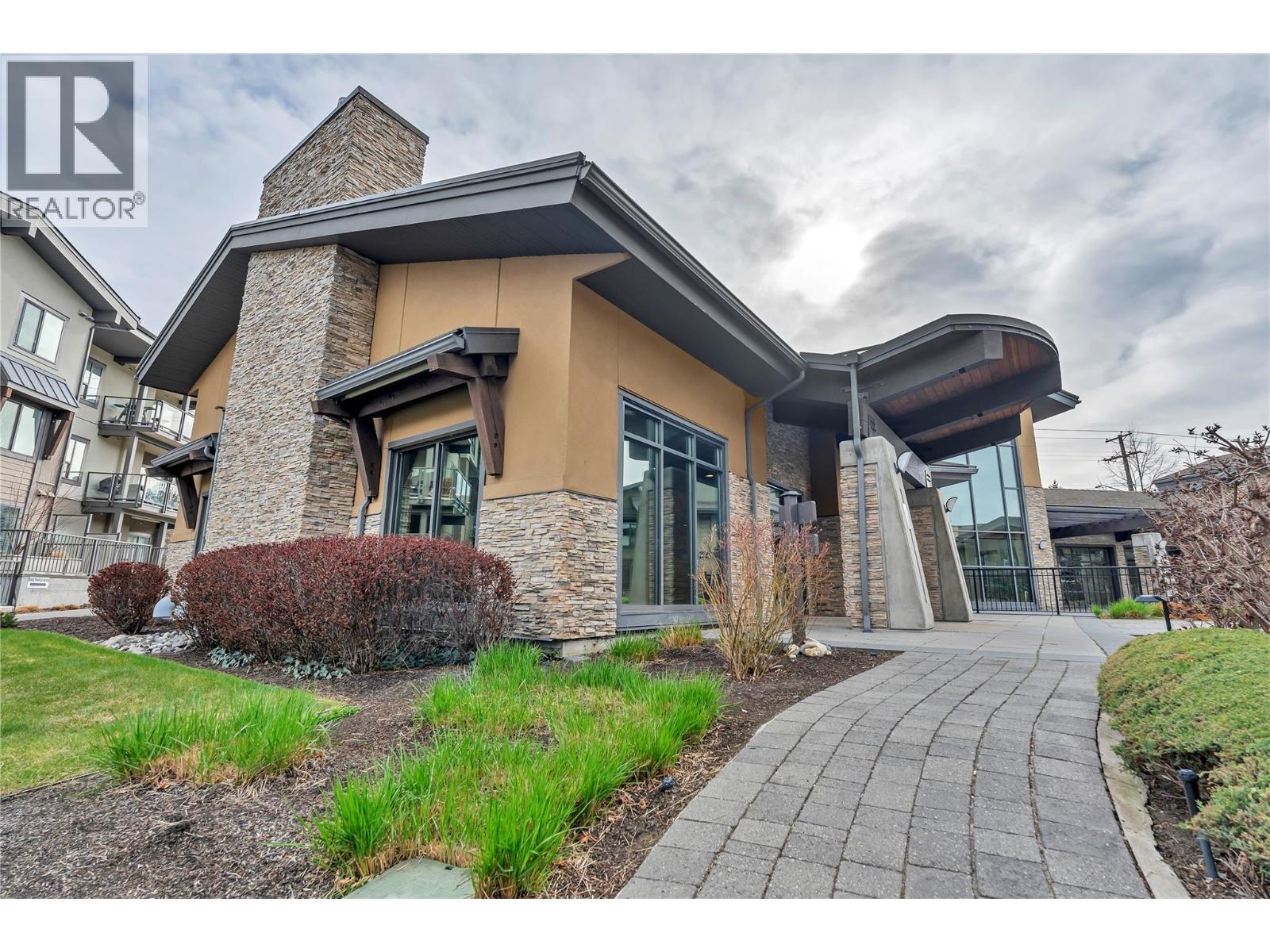 210 4380 Lakeshore Road, Kelowna