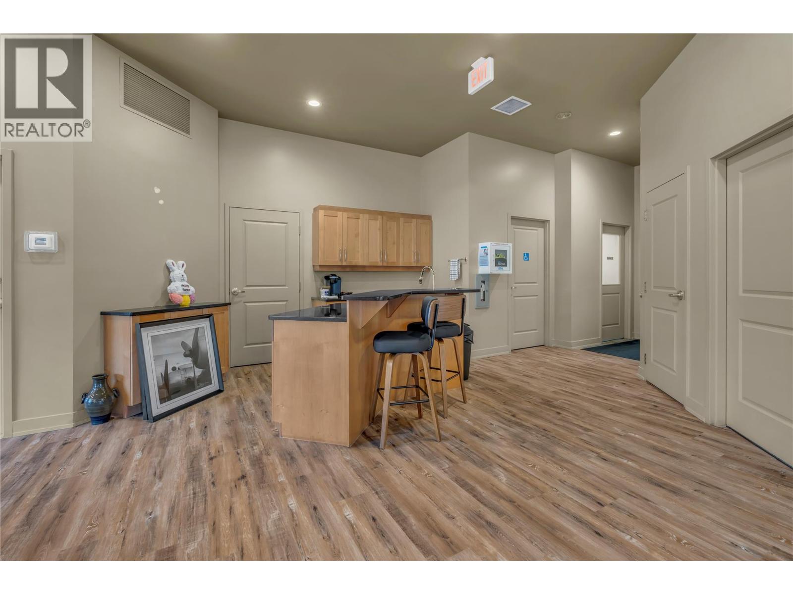 210 4380 Lakeshore Road, Kelowna