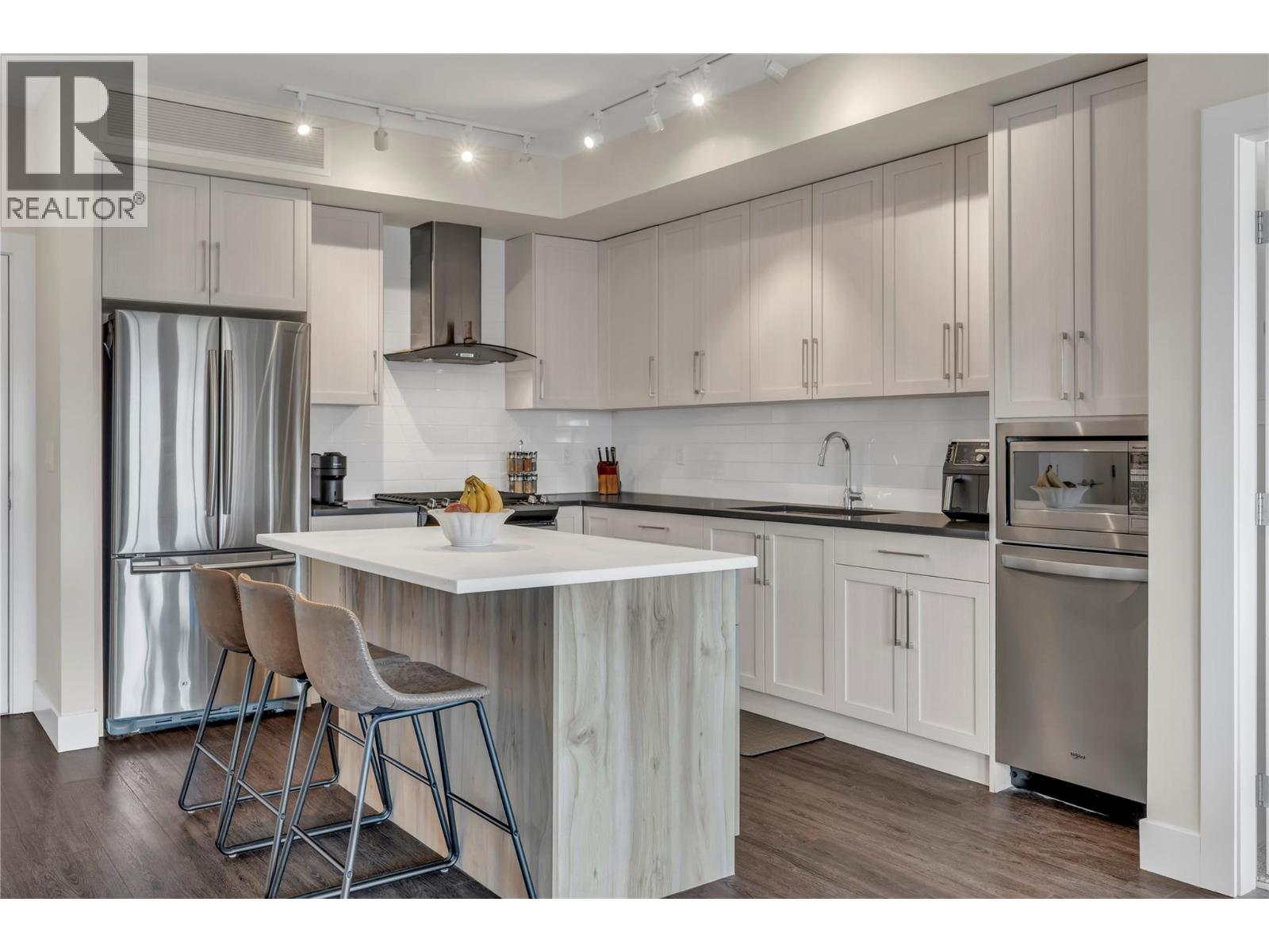 210 4380 Lakeshore Road, Kelowna