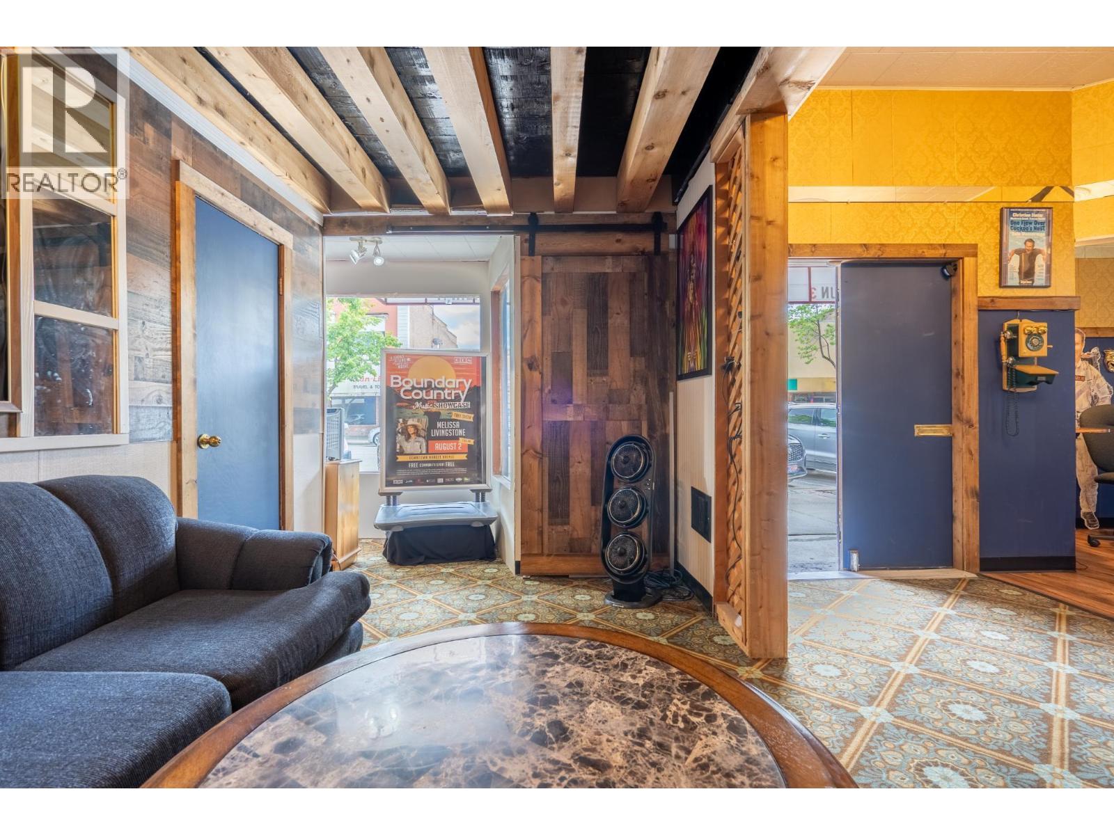  257 MARKET Avenue, Grand Forks