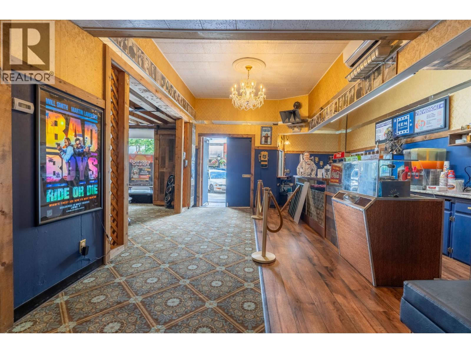  257 MARKET Avenue, Grand Forks