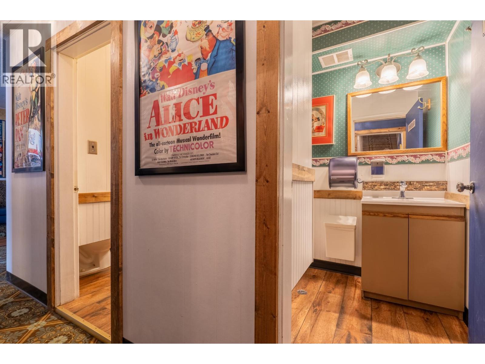  257 MARKET Avenue, Grand Forks