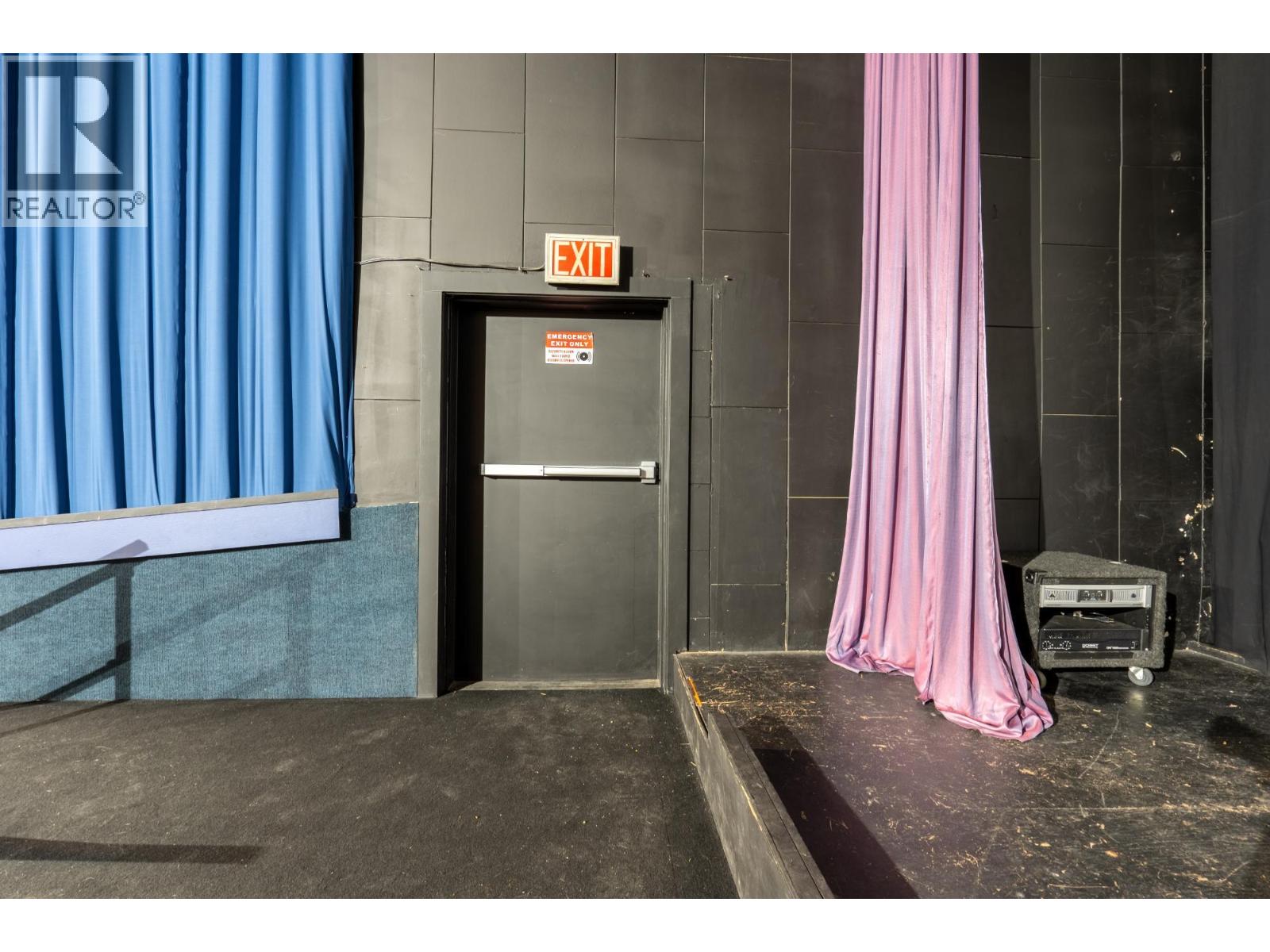  257 MARKET Avenue, Grand Forks