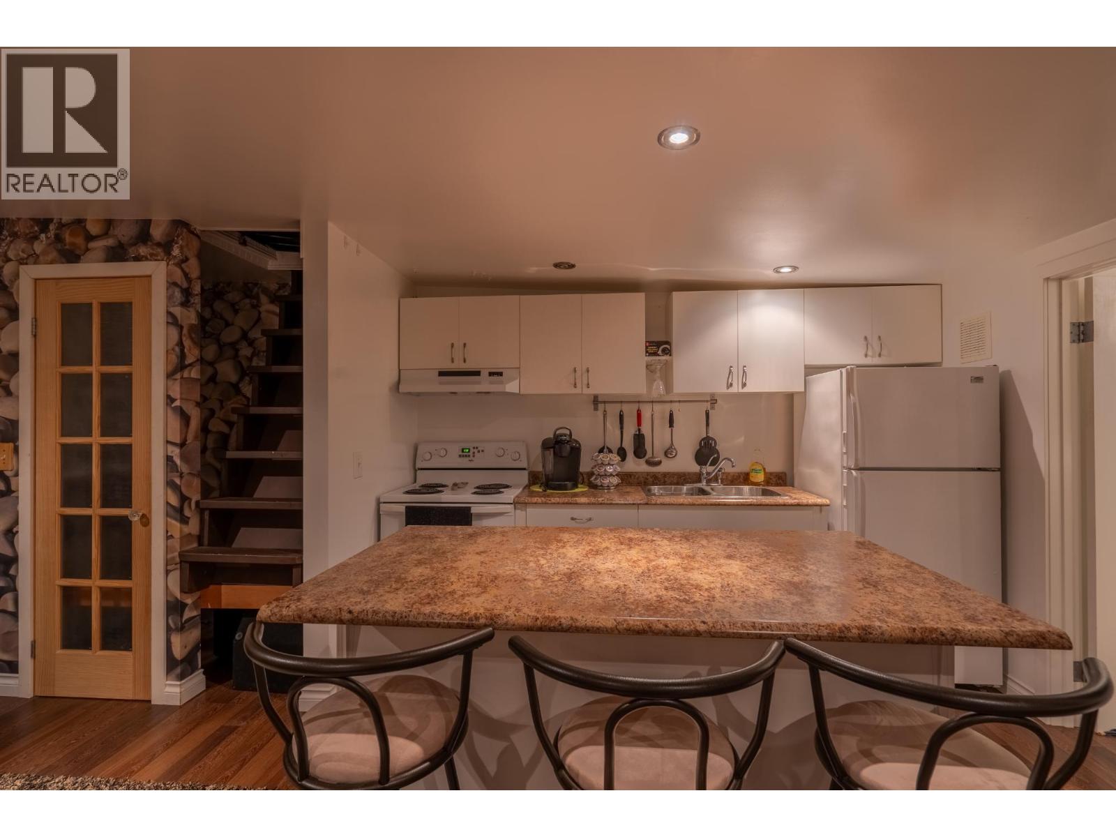  257 MARKET Avenue, Grand Forks