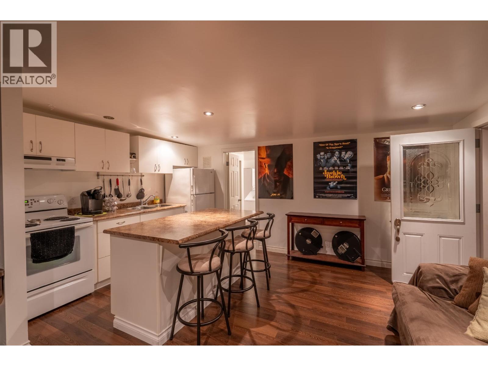  257 MARKET Avenue, Grand Forks