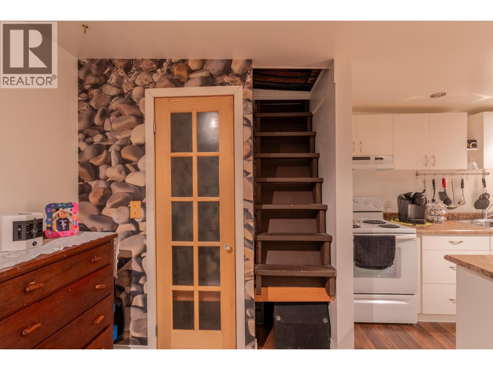  257 MARKET Avenue, Grand Forks