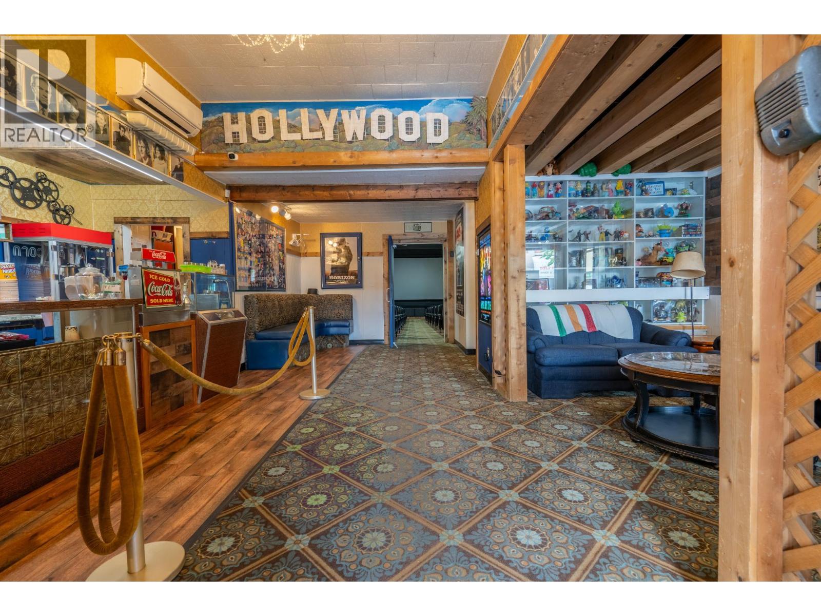  257 MARKET Avenue, Grand Forks