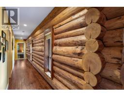 Foyer - 7799 Golf Course Road, Anglemont, BC V0E1M8 Photo 17