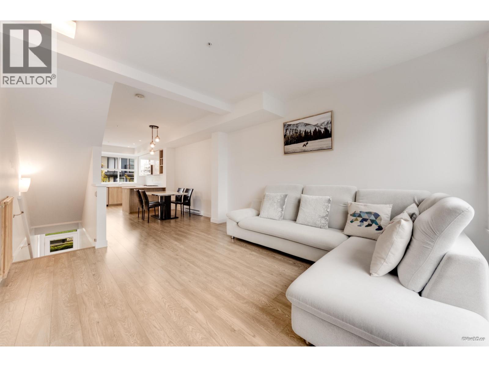 22 7039 MACPHERSON AVENUE, Burnaby