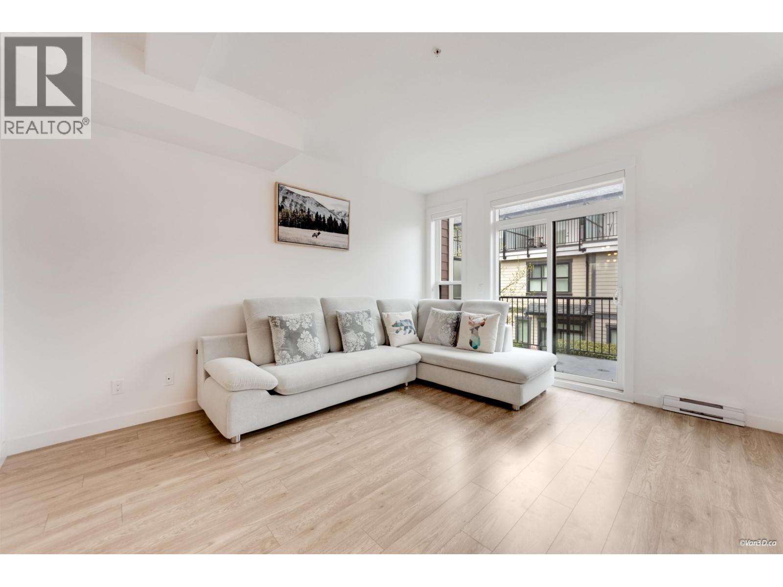 22 7039 MACPHERSON AVENUE, Burnaby