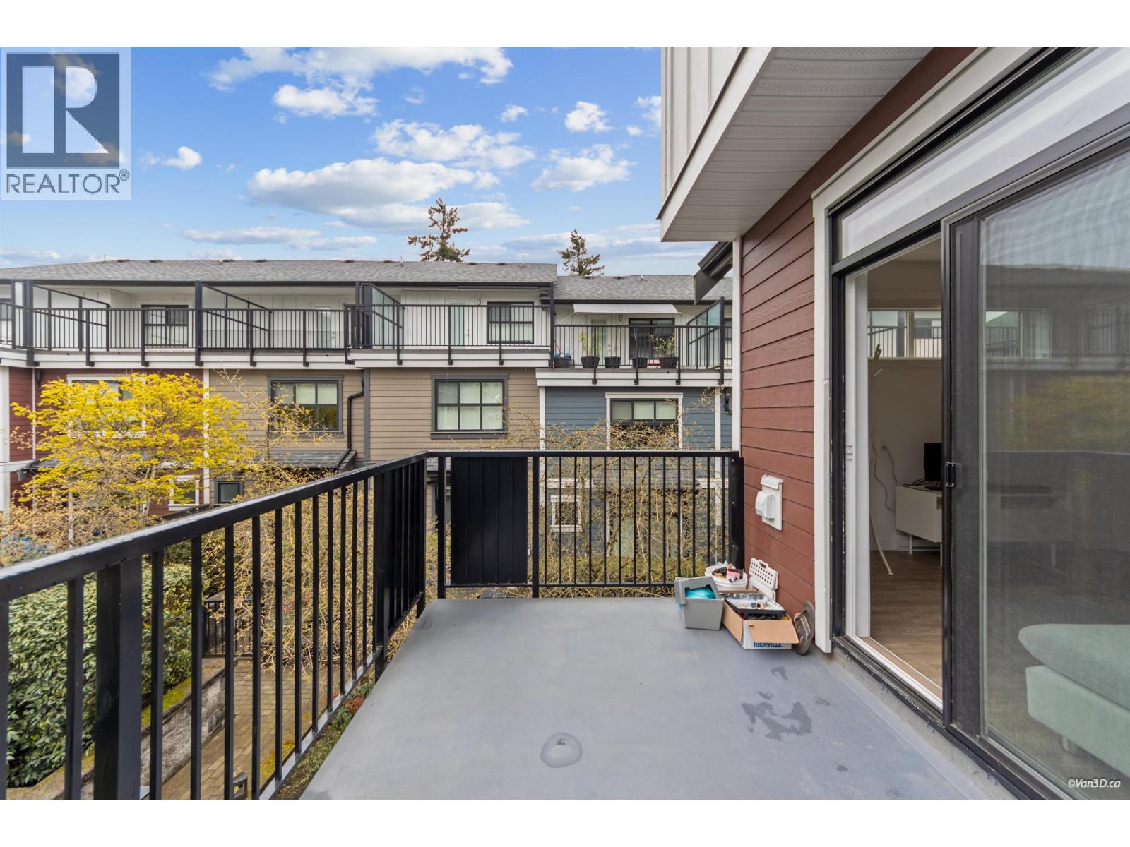 22 7039 MACPHERSON AVENUE, Burnaby