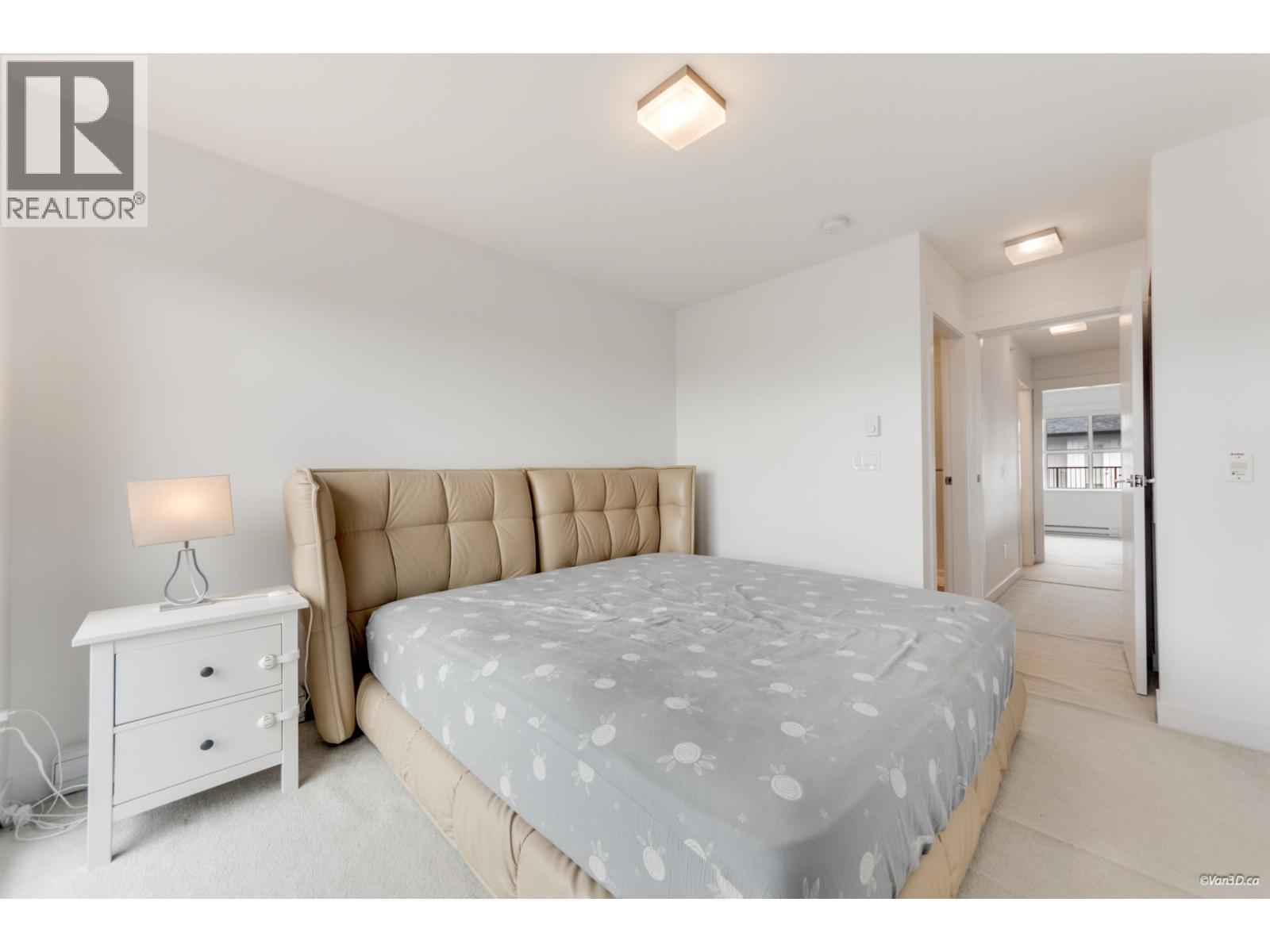 22 7039 MACPHERSON AVENUE, Burnaby