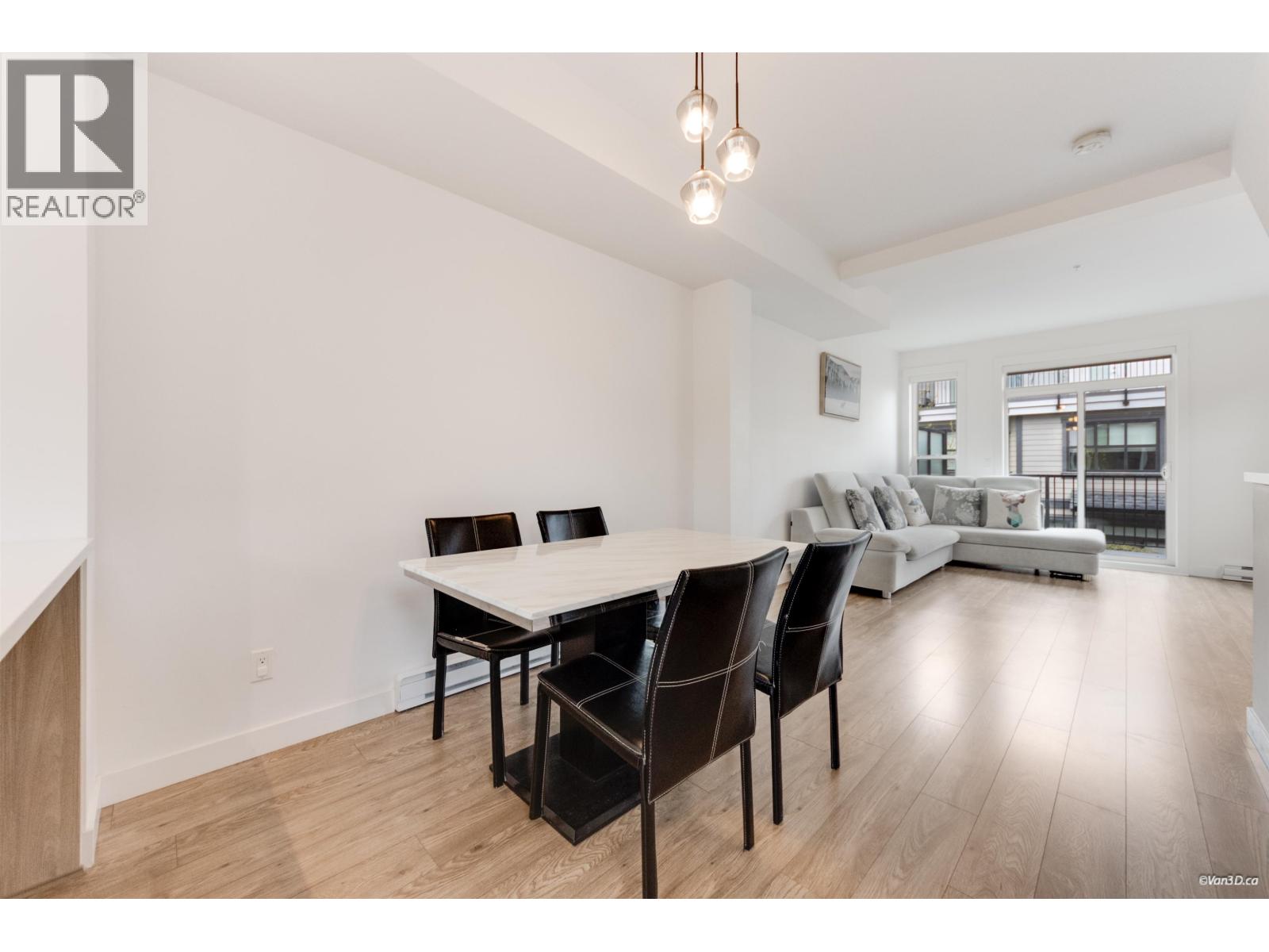 22 7039 MACPHERSON AVENUE, Burnaby