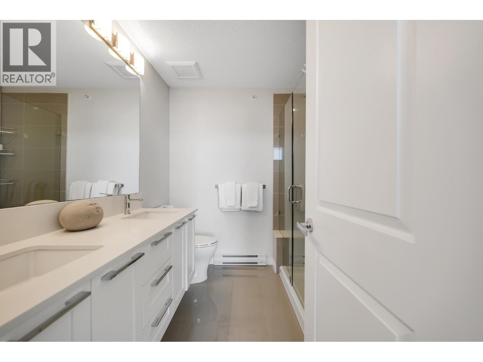 15 39548 LOGGERS LANE, Squamish