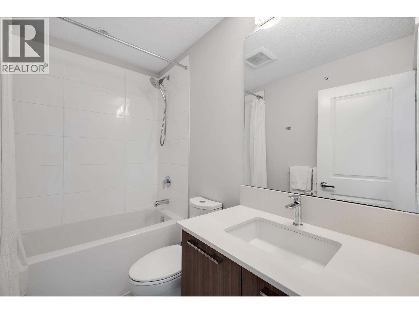 15 39548 LOGGERS LANE, Squamish