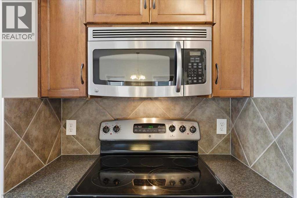 Single Family House for Sale in  Everoak Gardens SW Evergreen Calgary 